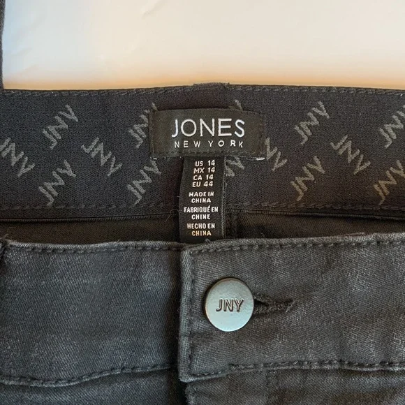Jones New York Women’s Black Jeans - Picture 2 of 4